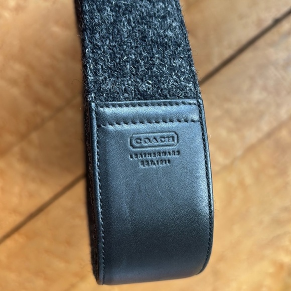 Coach wool Shoulder Bag - Picture 4 of 13